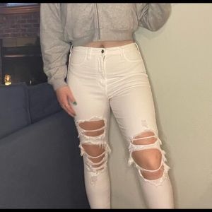 American Eagle White ripped skinny jeans